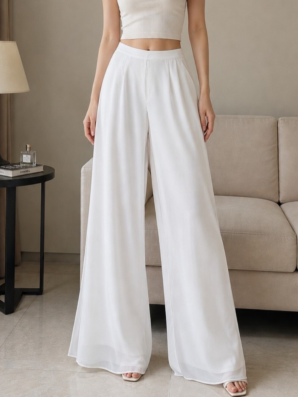 Clean White Wide-Leg Women's Pants — Sleek High-Waist Style